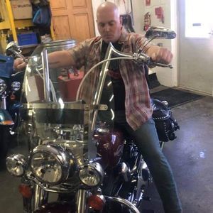 Meet your Posher, Gregory